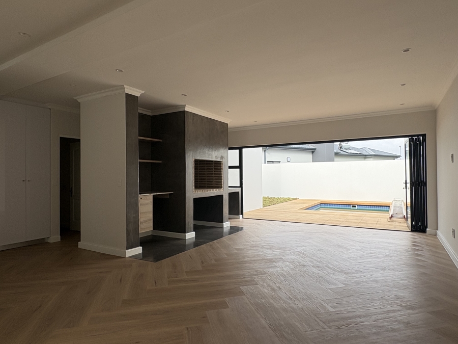 4 Bedroom Property for Sale in Sandown Western Cape